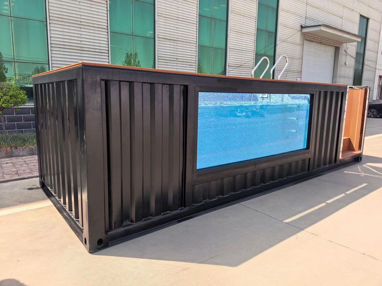 Container-Pool Royal Mosaic & Glass 4