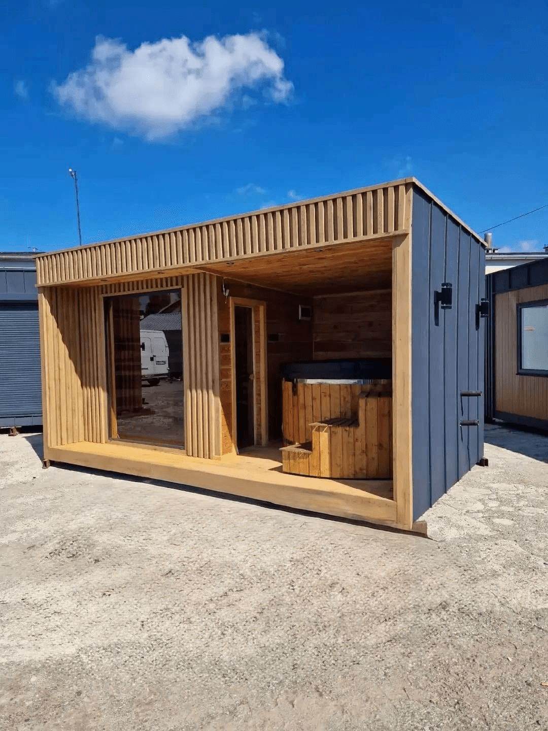 Sauna & Wellness 5x3m mit Whirlpool