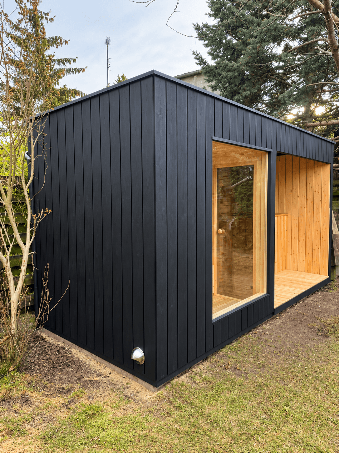 Sauna Wellness 5 × 3 m mit Tauchbecken und LED-Beleuchtung